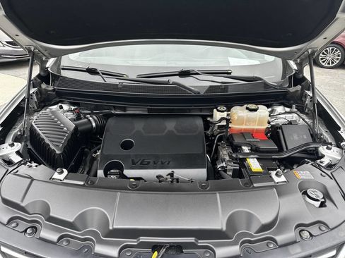 Used 2018 Chevrolet Traverse LT image 39