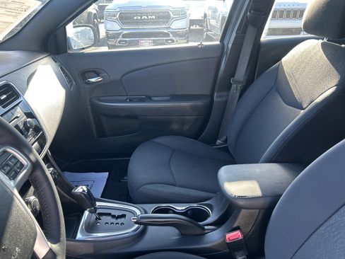 Used 2013 Chrysler 200 Touring FWD image 17