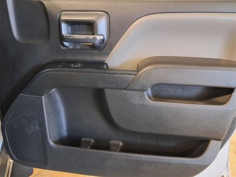 Used 2018 Chevrolet Silverado 1500 Custom image 16