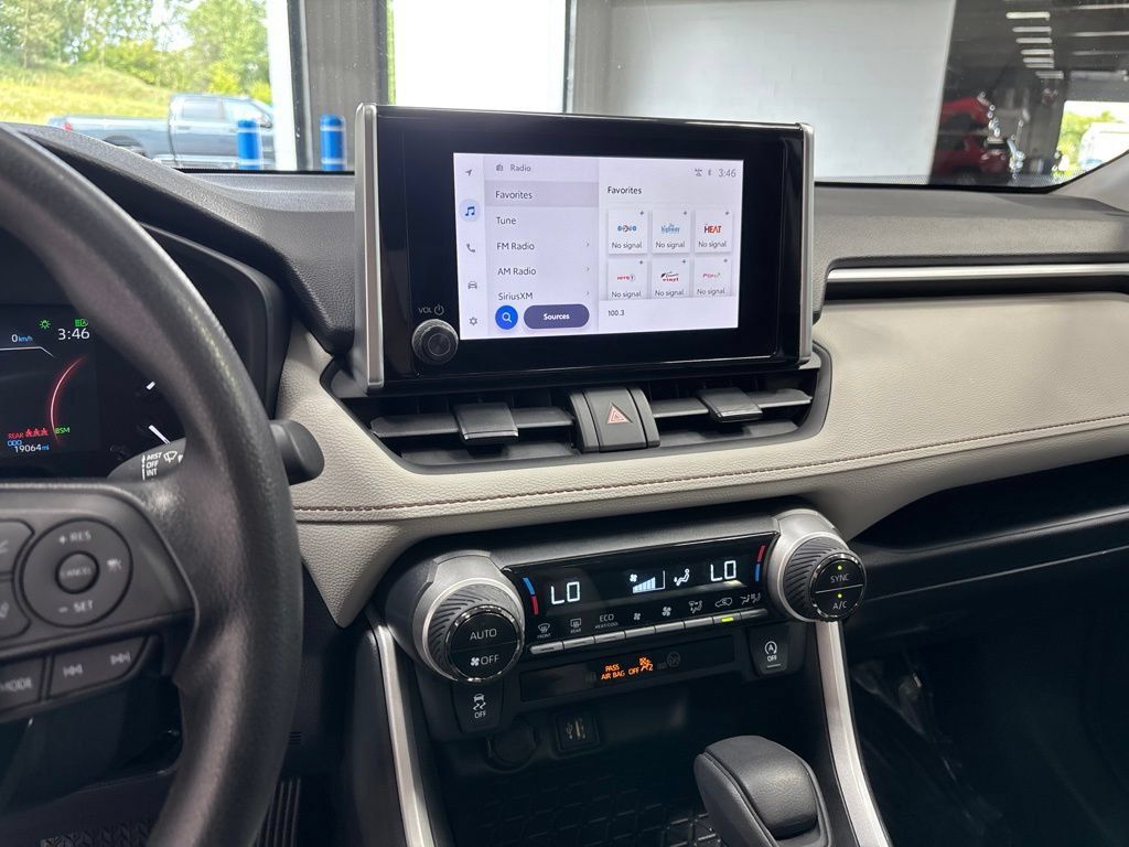 Used 2023 Toyota RAV4 XLE w/ Convenience Package AWD/4WD image 18