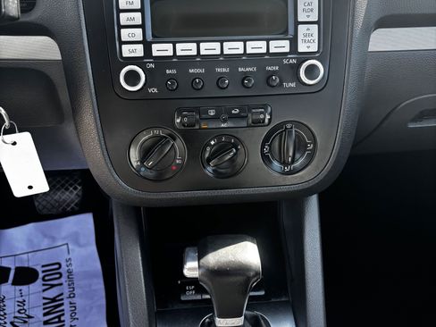 Used 2009 Volkswagen Jetta TDI image 5