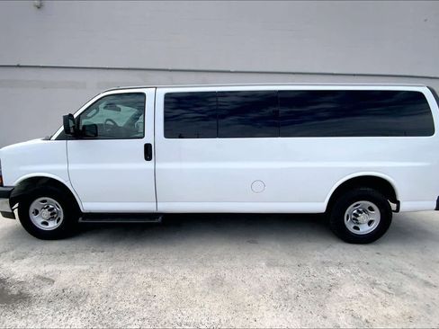 Used 2019 Chevrolet Express 3500 LT w/ LT Preferred Equipment Group image 4