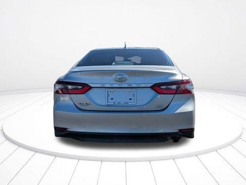 Used 2022 Toyota Camry LE AWD/4WD image 4
