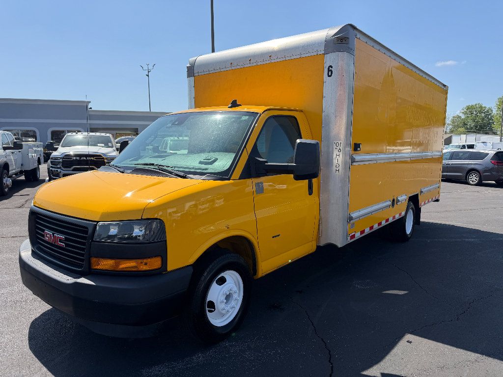 Used 2020 GMC Savana 3500 Extended RWD image 4