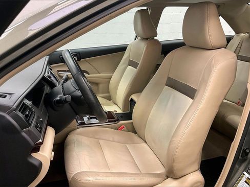 Used 2012 Toyota Camry XLE image 16