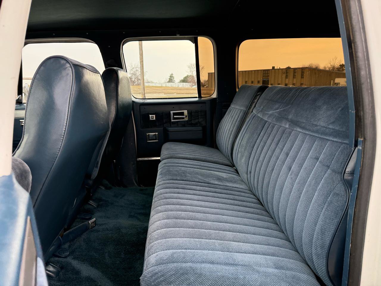 Used 1987 GMC Suburban 4WD image 19