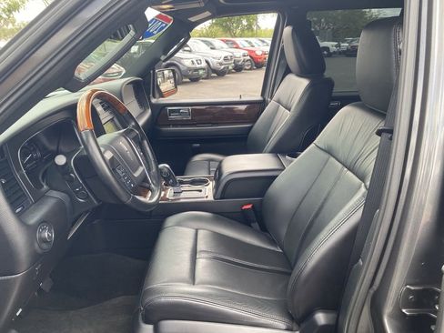 Used 2016 Lincoln Navigator Select AWD/4WD image 17