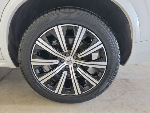 Used 2023 Volvo XC90 B5 Core w/ Protection Package Premier AWD/4WD image 11