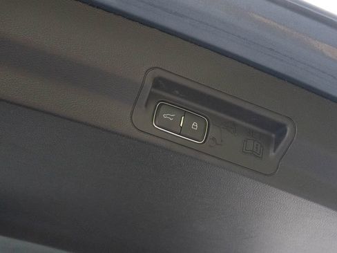 Used 2020 Ford Explorer XLT w/ Equipment Group 202A RWD image 13