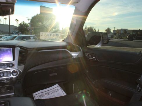 Used 2019 GMC Yukon XL SLT w/ Graphite Performance Edition image 21