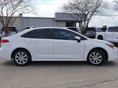 Used 2022 Toyota Corolla LE image 20