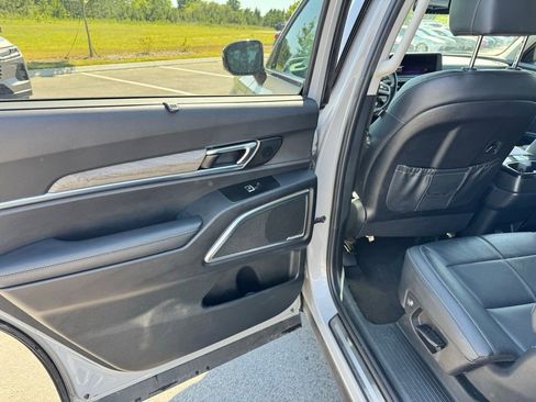 Used 2022 Kia Telluride SX w/ Nightfall Edition Package AWD/4WD image 32