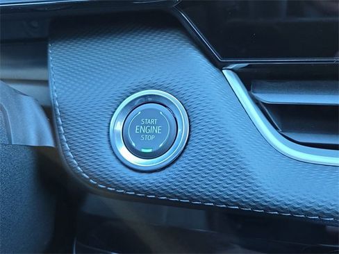 New 2026 Chevrolet Equinox LT w/ Convenience Package II image 24