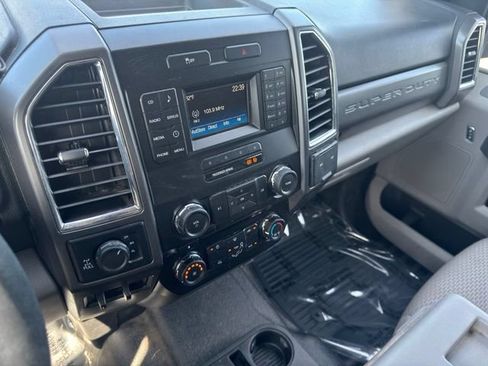 Used 2018 Ford F250 XLT w/ Camper Package AWD/4WD image 15