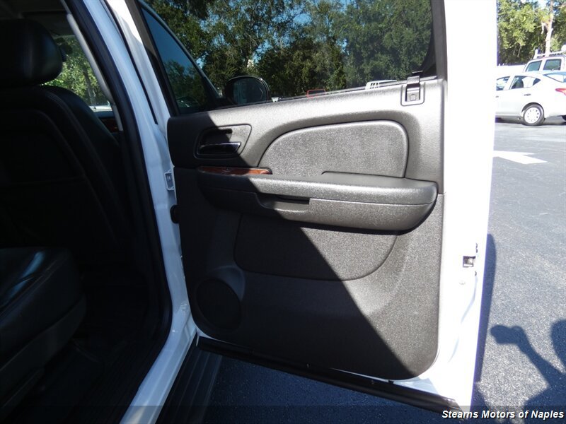 Used 2013 Chevrolet Suburban LT w/ All-Star Edition RWD image 60