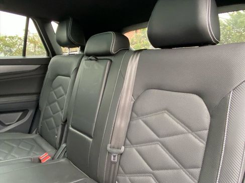 Certified 2024 Volkswagen Atlas Cross Sport SE image 16