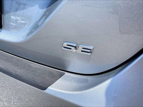 Used 2021 Toyota Camry SE FWD image 7