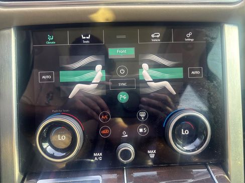 Used 2019 Land Rover Range Rover HSE AWD/4WD image 24