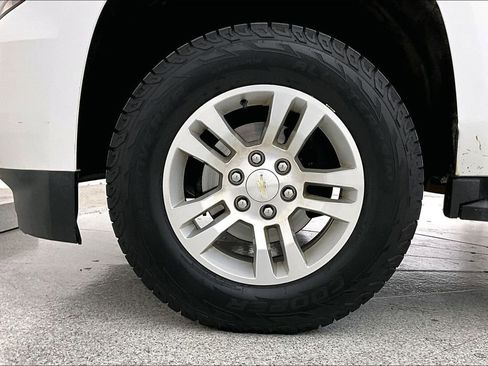 Used 2020 Chevrolet Suburban LT image 12