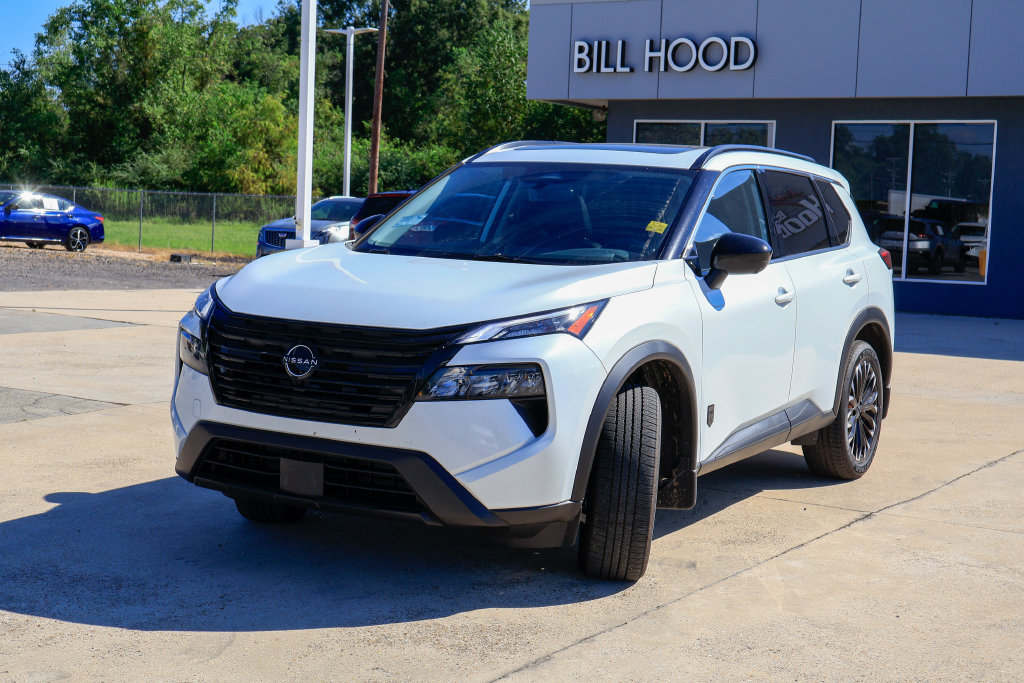 Certified 2026 Nissan Rogue Dark Armor FWD image 24