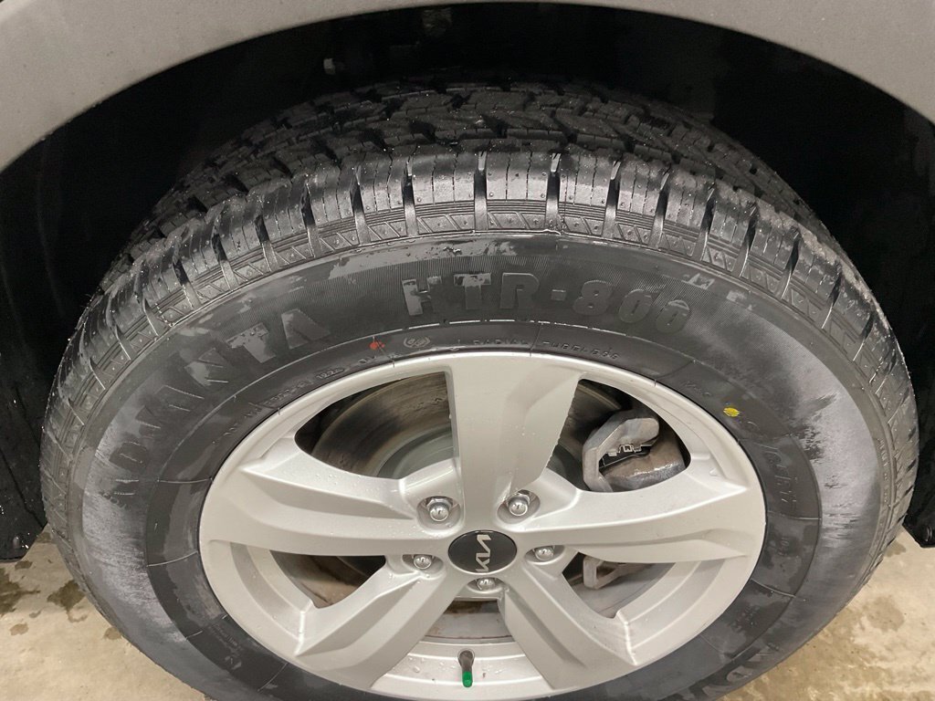 Used 2023 Kia Sorento LX AWD/4WD image 16