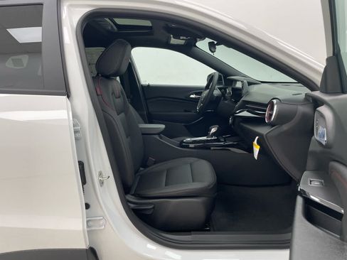 New 2026 Chevrolet Trax RS w/ Sunroof Package FWD image 15