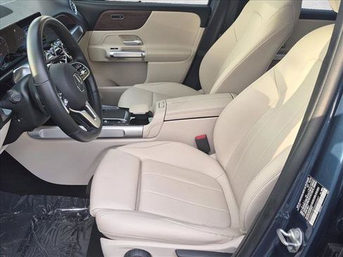 Certified 2022 Mercedes-Benz GLB 250 4MATIC image 17