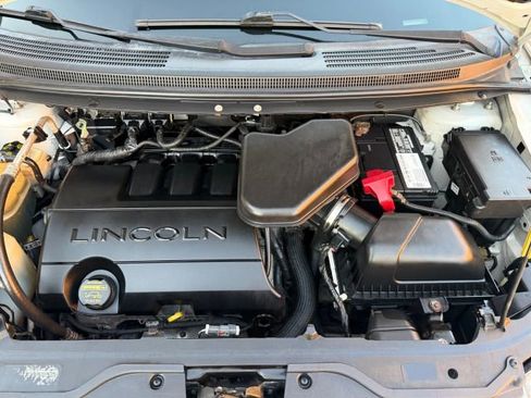 Used 2010 Lincoln MKX 2WD image 11