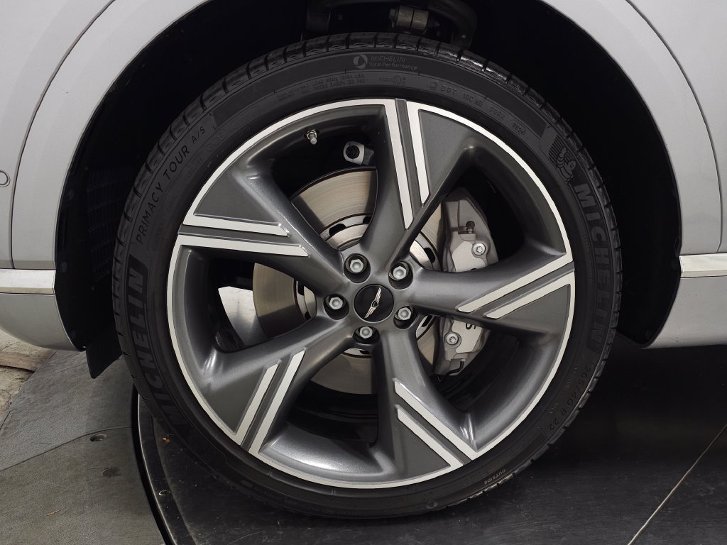 Used 2025 Genesis GV80 3.5T Prestige AWD/4WD image 10