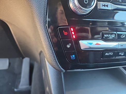 Used 2024 Ford Explorer Limited image 32