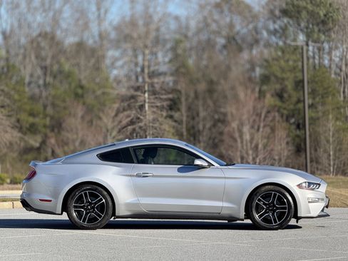 Used 2019 Ford Mustang Premium image 11