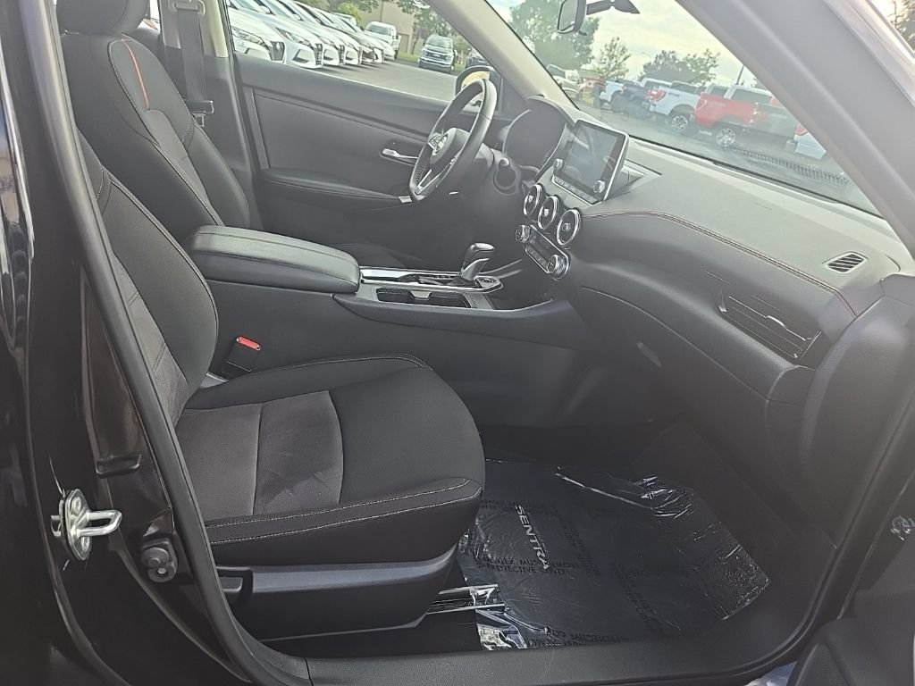 Used 2025 Nissan Sentra SR FWD image 28