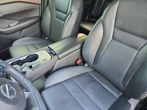 Used 2021 Nissan Rogue SV w/ Premium Package FWD image 13