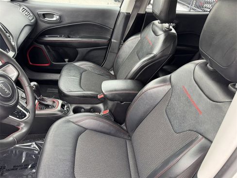 Used 2021 Jeep Compass Trailhawk image 14