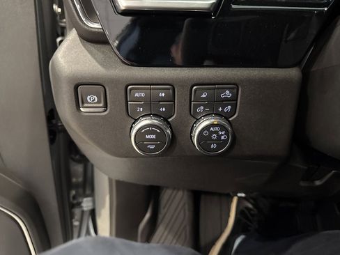 New 2025 GMC Sierra 2500 SLT image 32