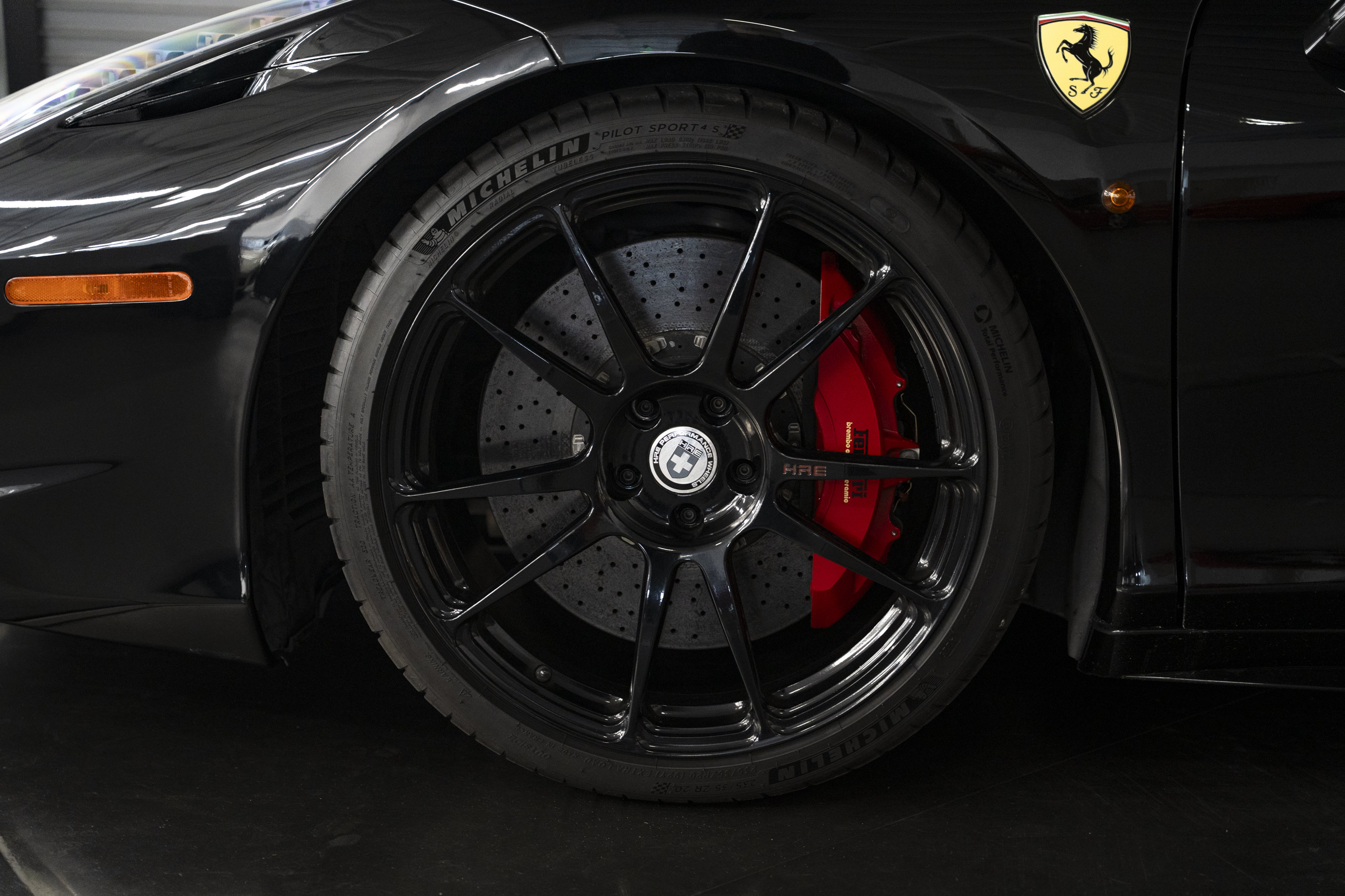 Used 2011 Ferrari 458 Italia Coupe RWD image 17