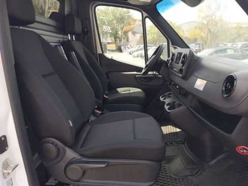 Used 2022 Mercedes-Benz Sprinter 2500 image 11