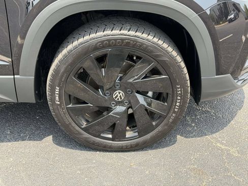 Used 2024 Volkswagen Taos SEL AWD/4WD image 25