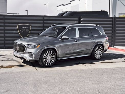 Used 2025 Mercedes-Benz Maybach GLS 600 4MATIC image 5