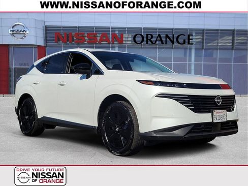 Used 2025 Nissan Murano SV FWD image 1