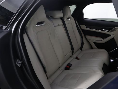 Used 2022 Jaguar F-PACE SVR image 37