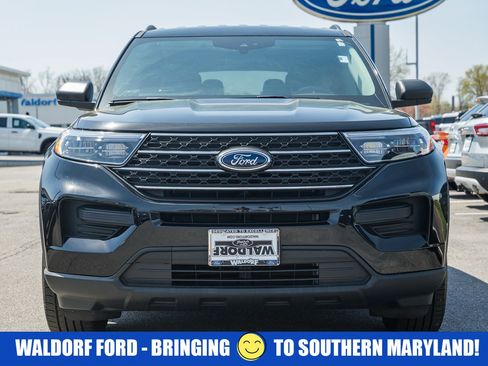 Certified 2022 Ford Explorer XLT AWD/4WD image 2