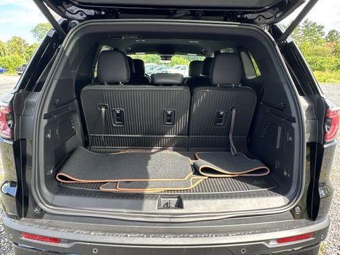 New 2026 GMC Acadia AT4 w/ LPO, Floor Liner Package image 26