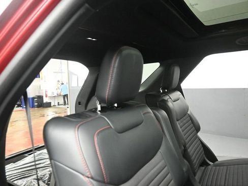 Used 2025 Ford Explorer ST-Line w/ Premium Package image 27