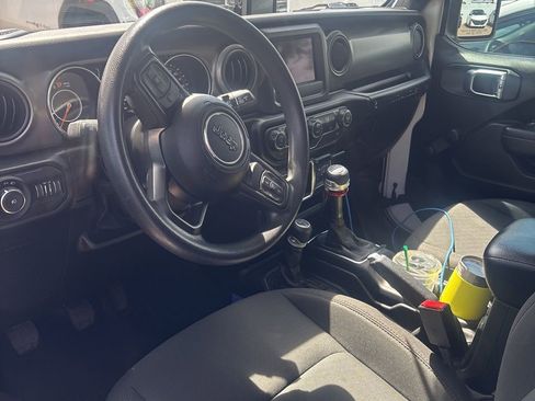 Used 2022 Jeep Wrangler Sport image 3