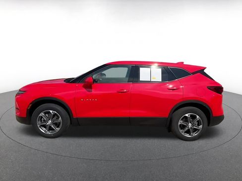 Used 2025 Chevrolet Blazer LT FWD image 8