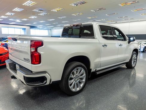 Used 2020 Chevrolet Silverado 1500 High Country w/ Technology Package image 5