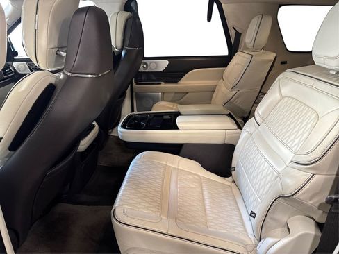 Used 2022 Lincoln Navigator L Black Label image 10