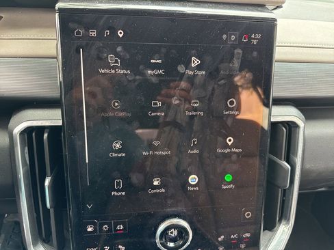 Used 2026 GMC Acadia Elevation w/ Elevation Premium Package FWD image 32
