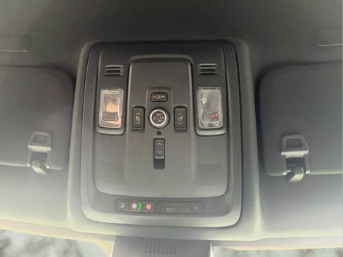 Used 2025 GMC Yukon XL Denali AWD/4WD image 25